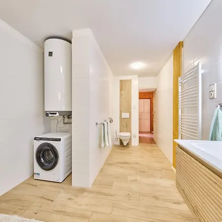 U Krasne Lipy By Interhome Dom wakacyjny Kyjov (Usti nad Labem)